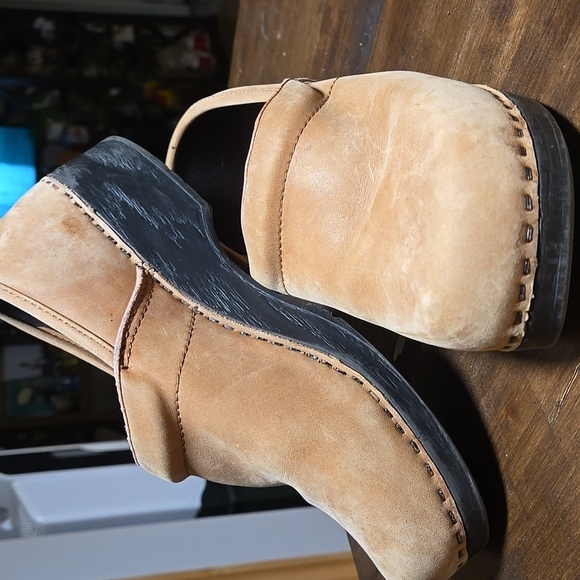 L.L. Bean Tan Suede Work Clogs Walking Clogs Womens Size 40  US 9/9.5 - Picture 7 of 7